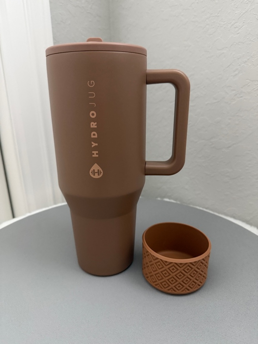 NWT Hydrojug Mocha 40oz traveler